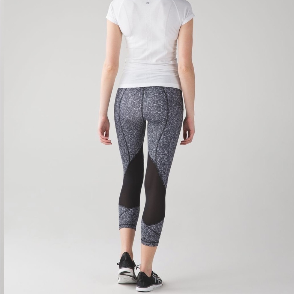 Lululemon Pace Rival Crop Freckle Flower Size 4 - Picture 2 of 8